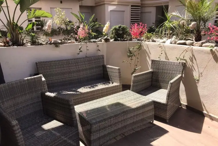 Residence les jardin d agadir riad Salam ketani rdc 114m2 2 ch venfu meublé avec place de parking au sous sol 1.700.000dh